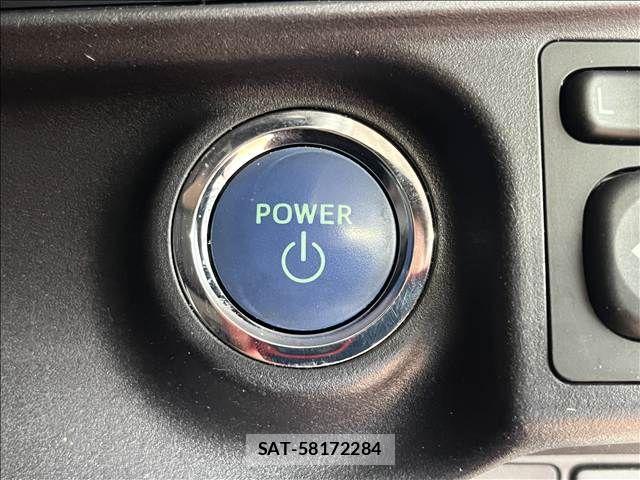 Toyota AQUA 2016-05 8657980-26
