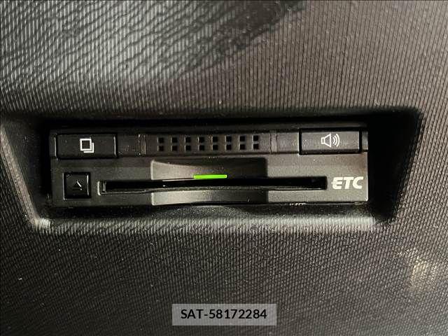 Toyota AQUA 2016-05 8657980-28