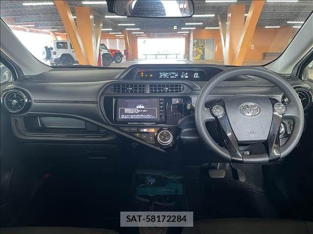 Toyota AQUA 2016-05 8657980-2