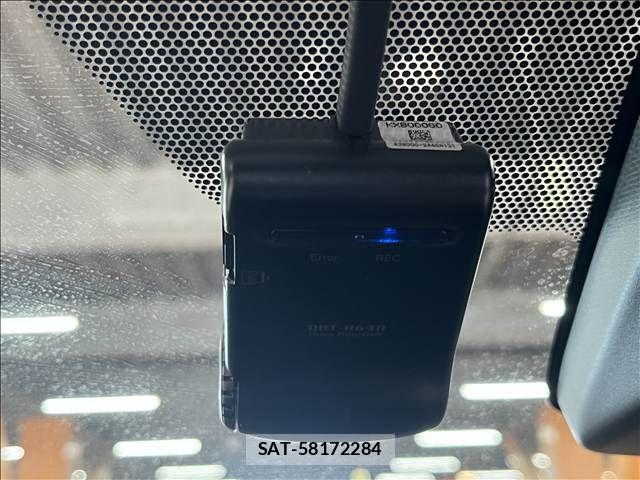Toyota AQUA 2016-05 8657980-29