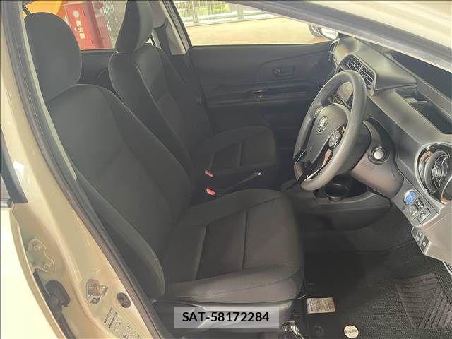 Toyota AQUA 2016-05 8657980-3