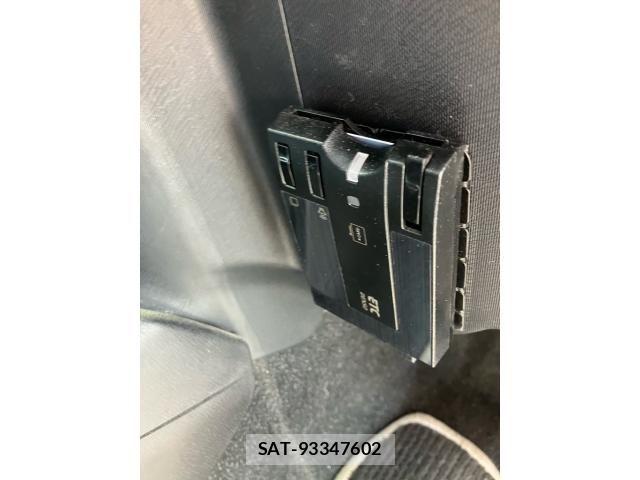 Toyota AQUA 2014-06 8665803-15