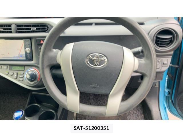 Toyota AQUA 2014-10 8658026-12