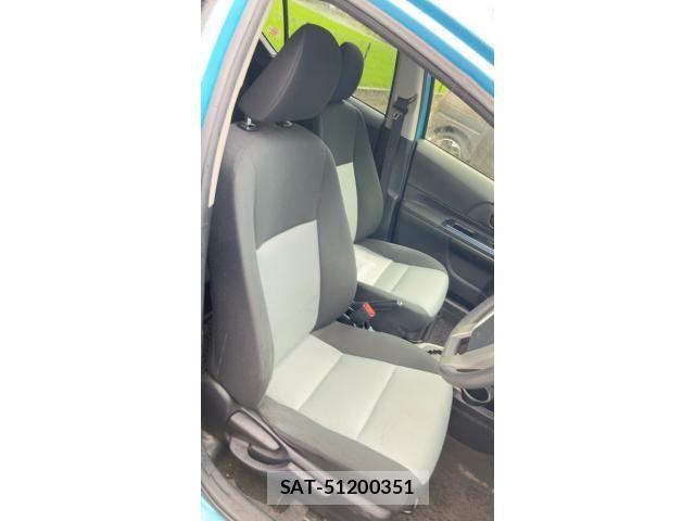 Toyota AQUA 2014-10 8658026-18