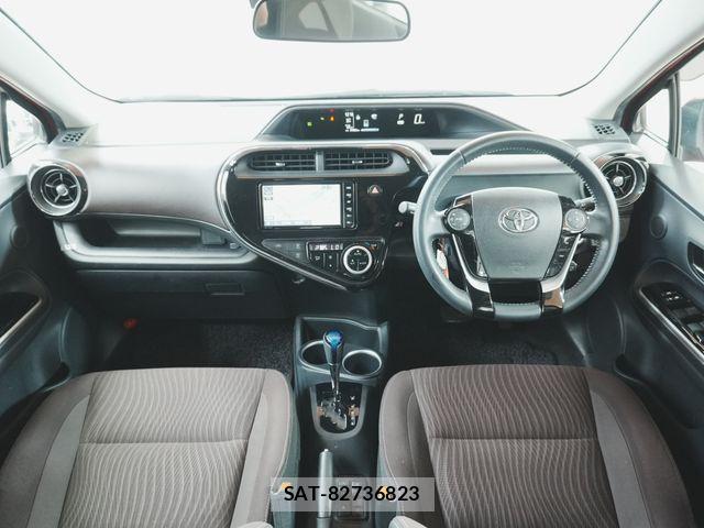 Toyota AQUA 2019-05 8657975-1