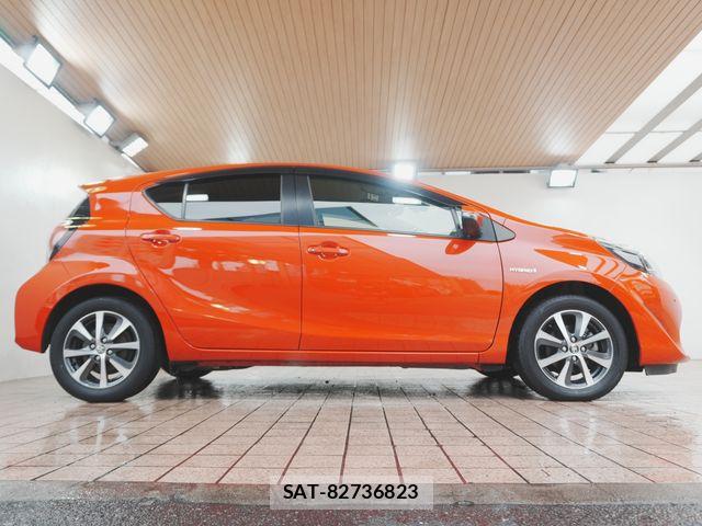 Toyota AQUA 2019-05 8657975-7