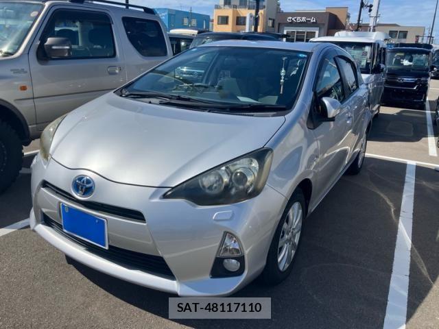Toyota AQUA 2012-11 8665806-0