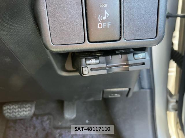 Toyota AQUA 2012-11 8665806-12