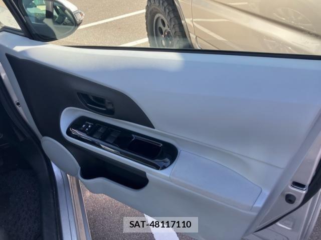 Toyota AQUA 2012-11 8665806-8