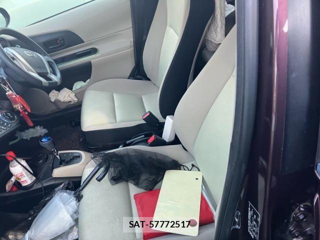 Toyota AQUA 2014-04 8658011-11
