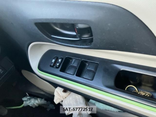 Toyota AQUA 2014-04 8658011-16