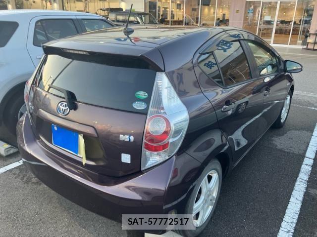 Toyota AQUA 2014-04 8658011-2