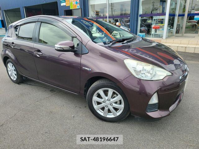 Toyota AQUA 2014-05 8657984-9