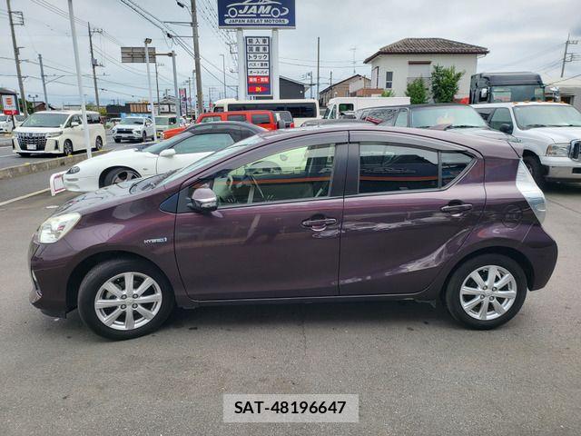 Toyota AQUA 2014-05 8657984-12
