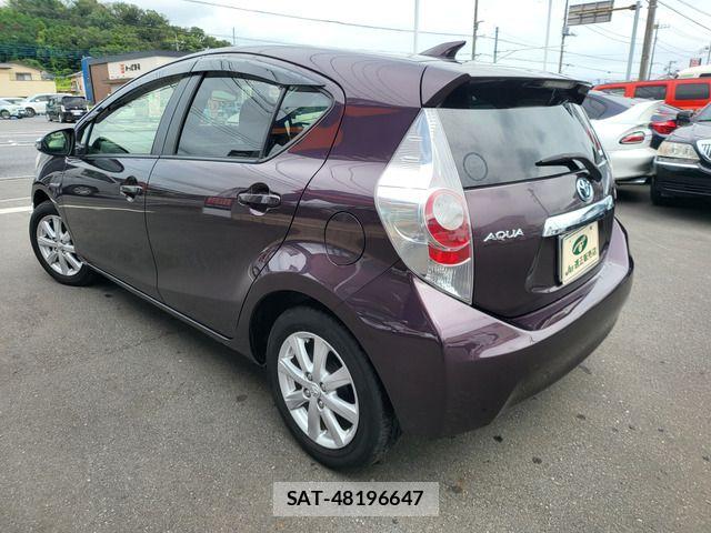 Toyota AQUA 2014-05 8657984-13