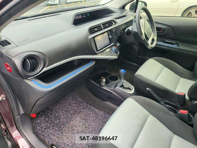 Toyota AQUA 2014-05 8657984-8