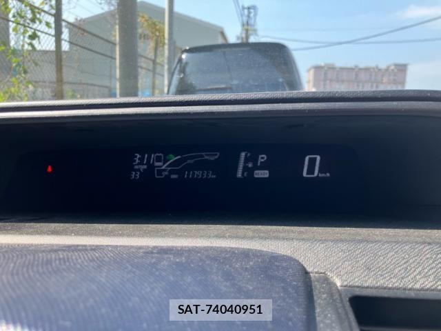 Toyota AQUA 2015-02 8665804-13