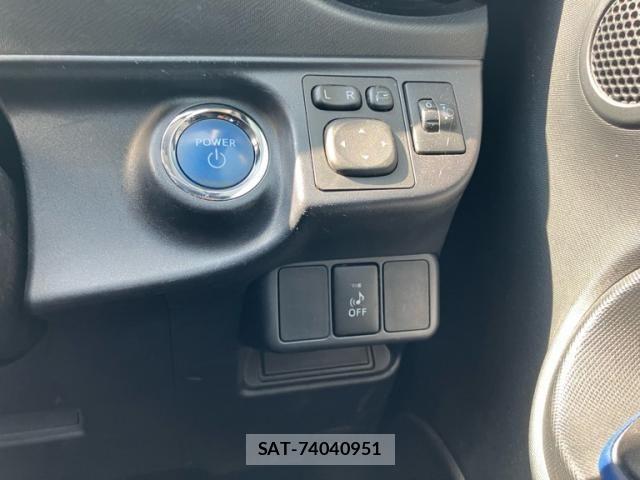 Toyota AQUA 2015-02 8665804-17