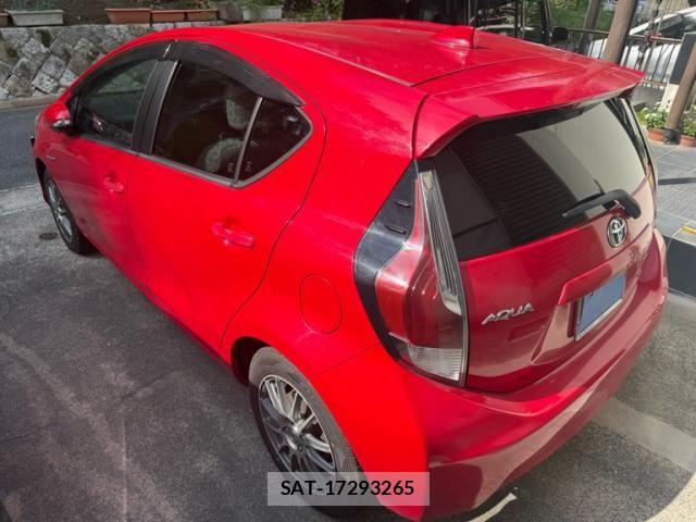 Toyota AQUA 2015-06 8658021-1
