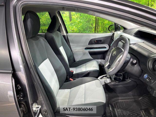 Toyota AQUA 2013-03 8657990-6