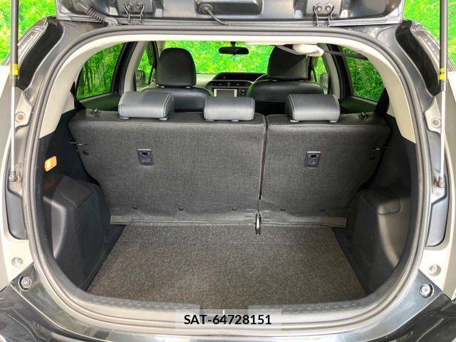 Toyota AQUA 2013-10 8665797-9