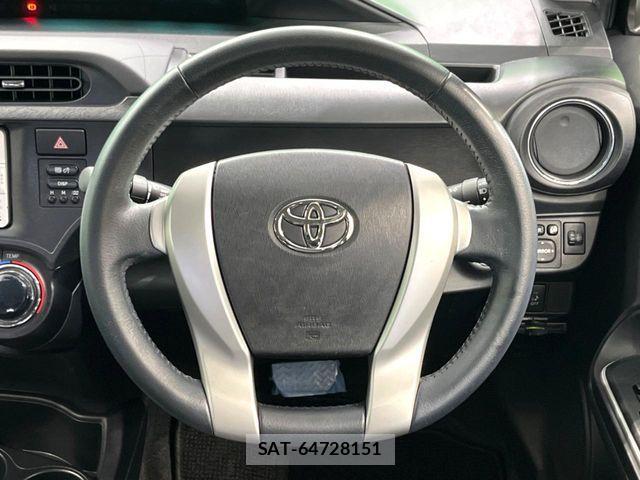 Toyota AQUA 2013-10 8665797-10
