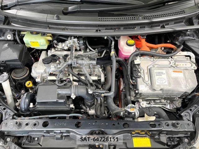 Toyota AQUA 2013-10 8665797-17