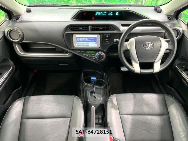 Toyota AQUA 2013-10 8665797-1