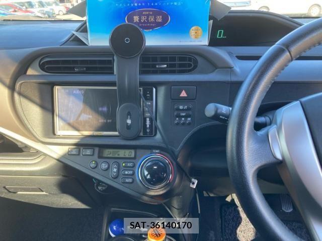 Toyota AQUA 2012-03 8685173-10
