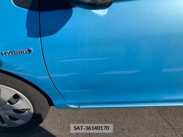 Toyota AQUA 2012-03 8685173-13