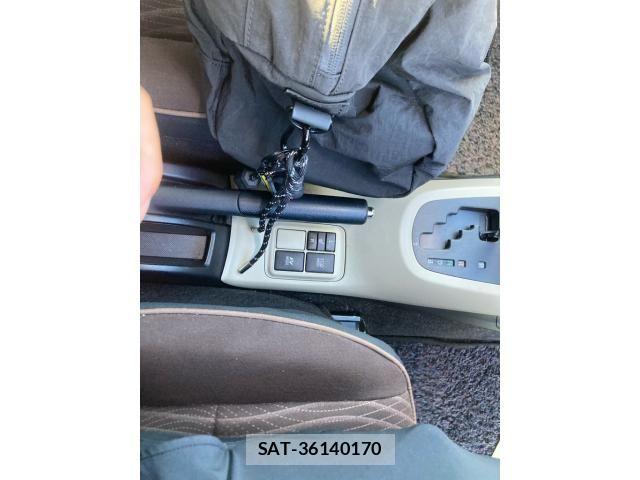 Toyota AQUA 2012-03 8685173-8