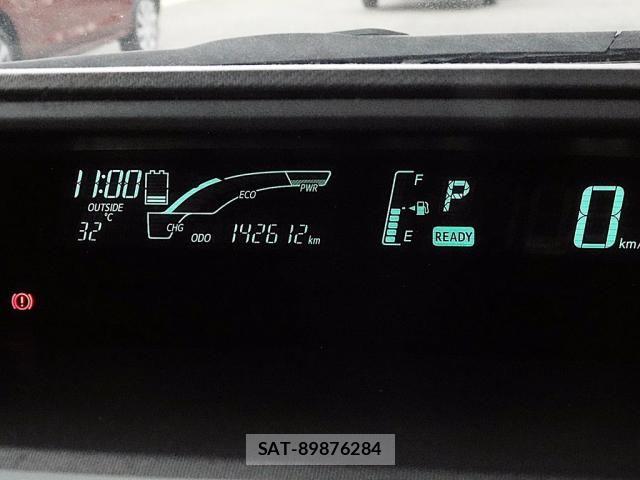 Toyota AQUA 2012-07 8685176-9