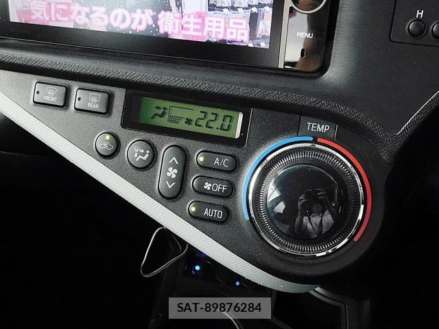 Toyota AQUA 2012-07 8685176-14