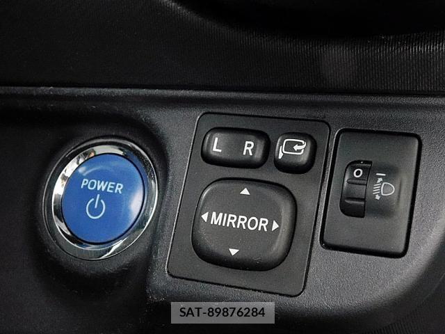 Toyota AQUA 2012-07 8685176-16