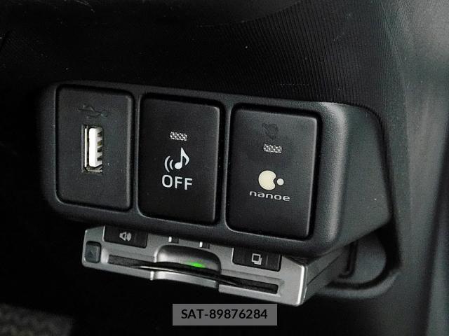Toyota AQUA 2012-07 8685176-17