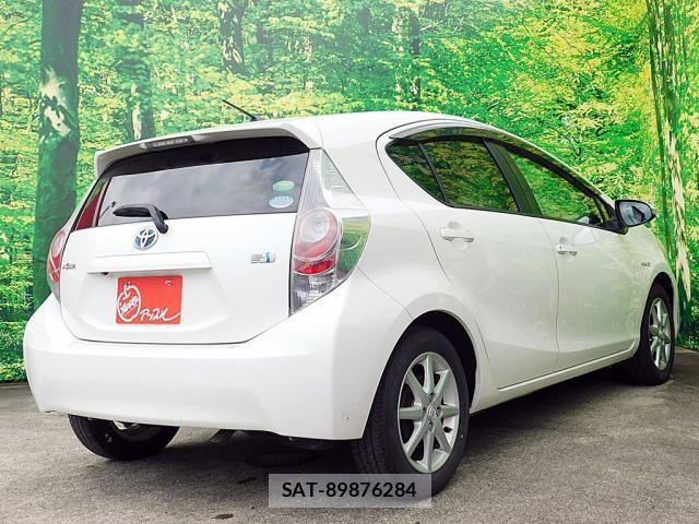 Toyota AQUA 2012-07 8685176-1
