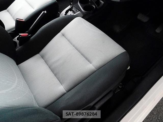 Toyota AQUA 2012-07 8685176-19