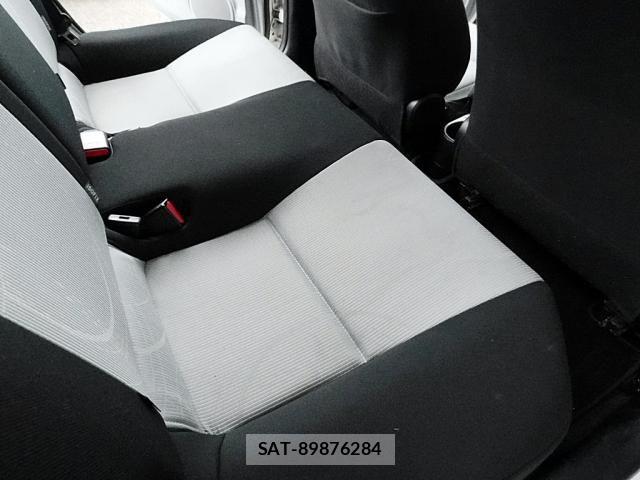 Toyota AQUA 2012-07 8685176-21