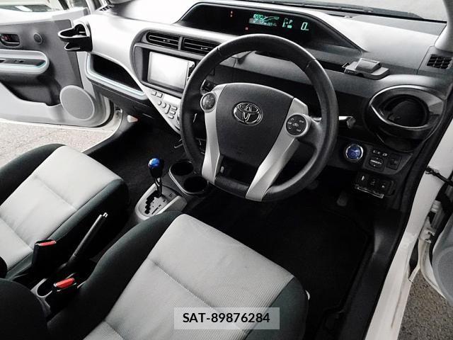 Toyota AQUA 2012-07 8685176-2