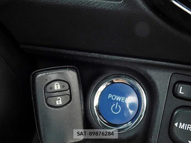 Toyota AQUA 2012-07 8685176-3