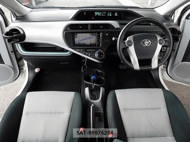 Toyota AQUA 2012-07 8685176-7