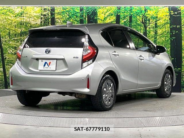 Toyota AQUA 2018-10 8685168-16