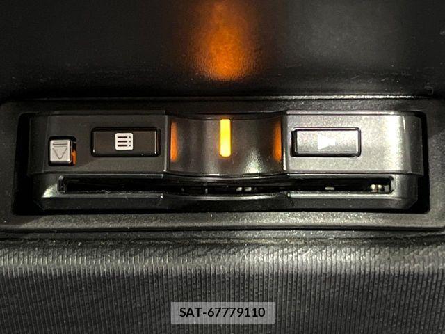 Toyota AQUA 2018-10 8685168-5