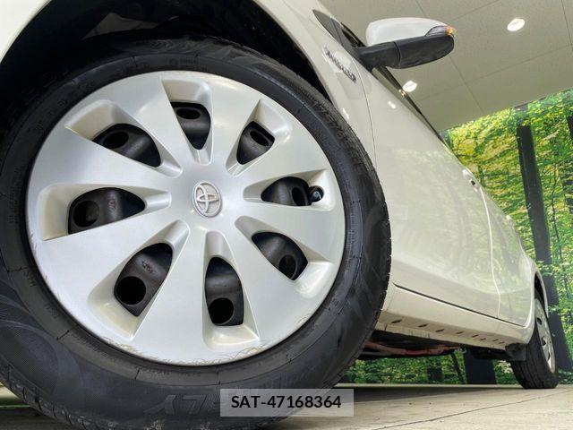 Toyota AQUA 2013-12 8685169-12