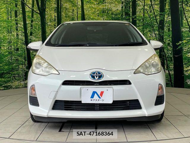 Toyota AQUA 2013-12 8685169-13