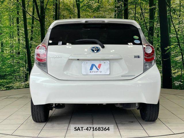 Toyota AQUA 2013-12 8685169-14