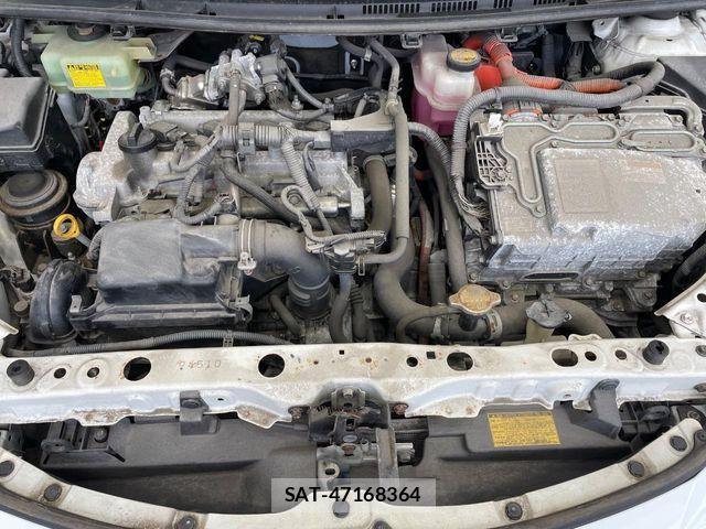 Toyota AQUA 2013-12 8685169-17