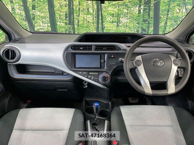 Toyota AQUA 2013-12 8685169-1