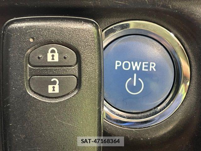 Toyota AQUA 2013-12 8685169-5