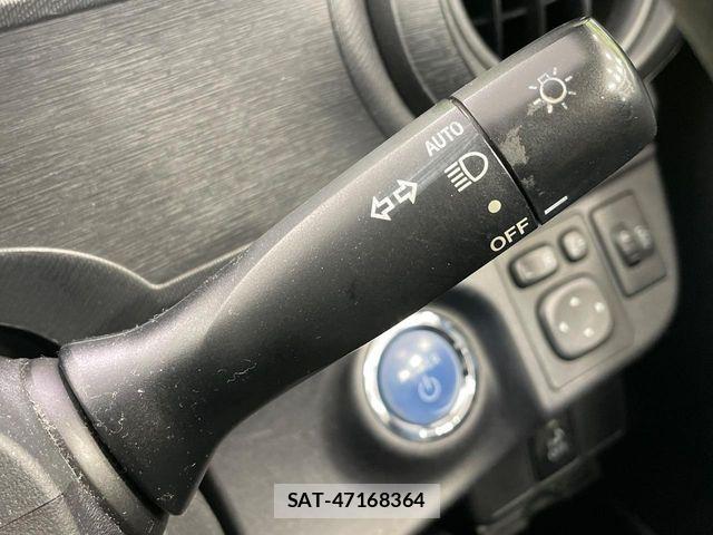 Toyota AQUA 2013-12 8685169-6